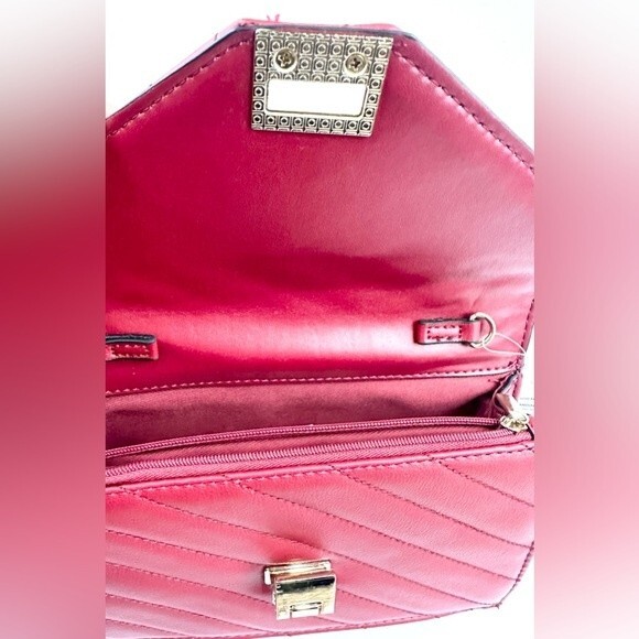 Aldo Mandalit Red Crossbody Bag with Gold Chain Strap - Picture 10 of 13